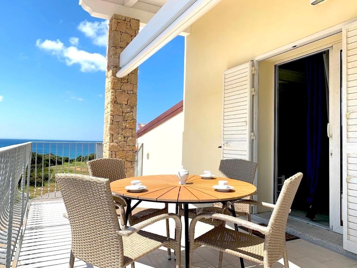 Residence La Marina Isola Rossa Exterior photo