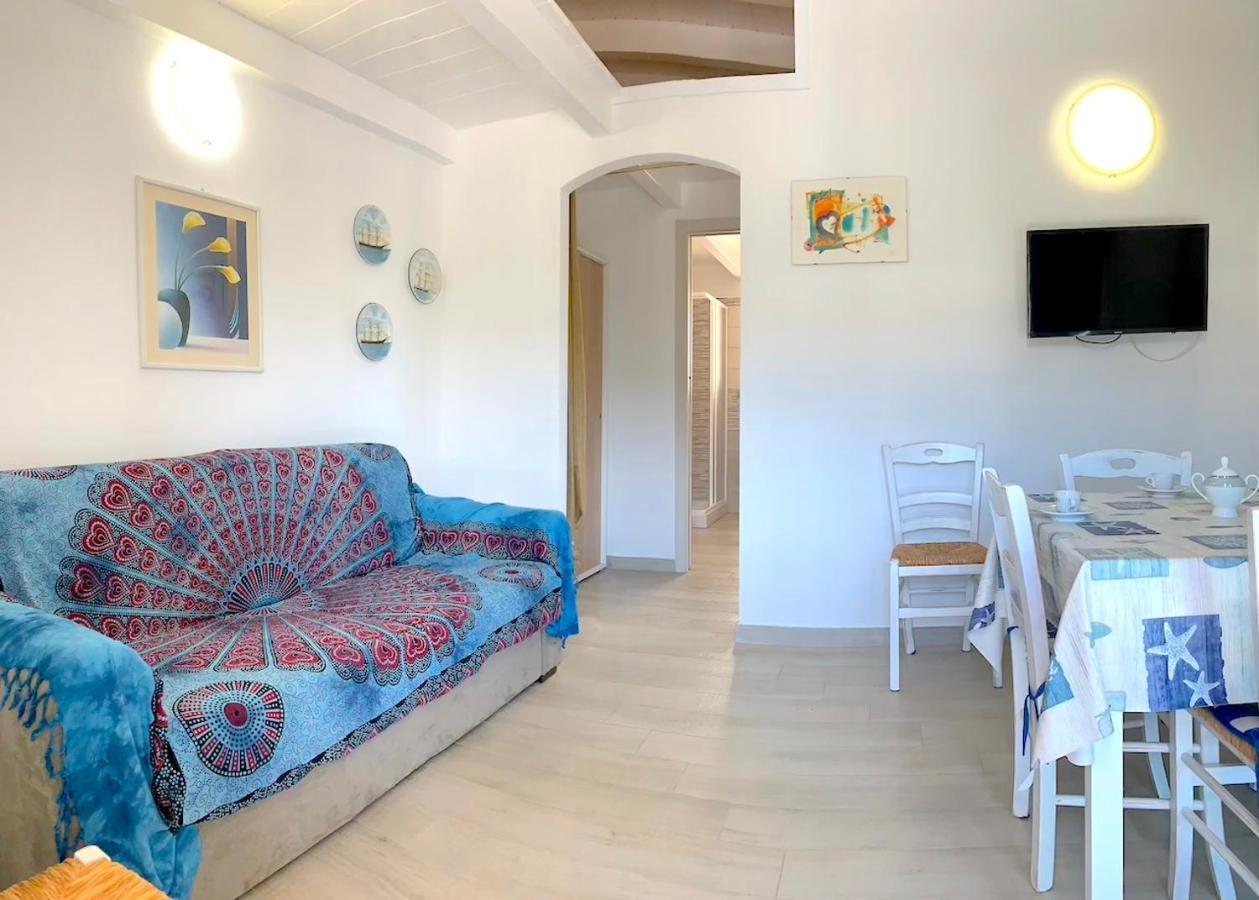 Residence La Marina Isola Rossa Exterior photo