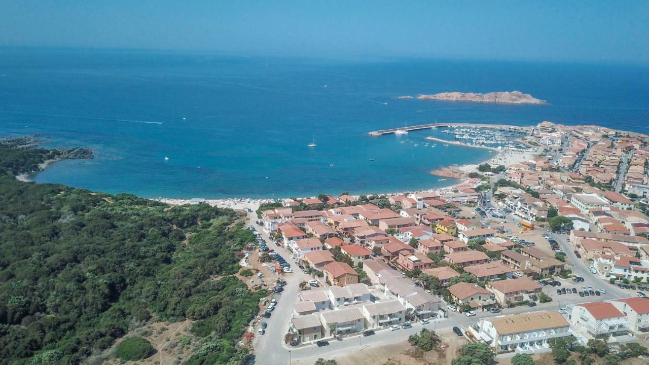 Residence La Marina Isola Rossa Exterior photo