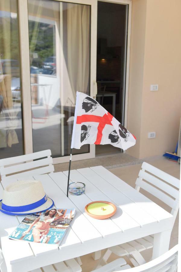 Residence La Marina Isola Rossa Exterior photo